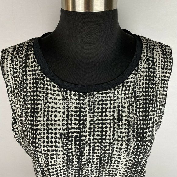 T Tahari S Double Layer Patterned Tank Top - Picture 3 of 6